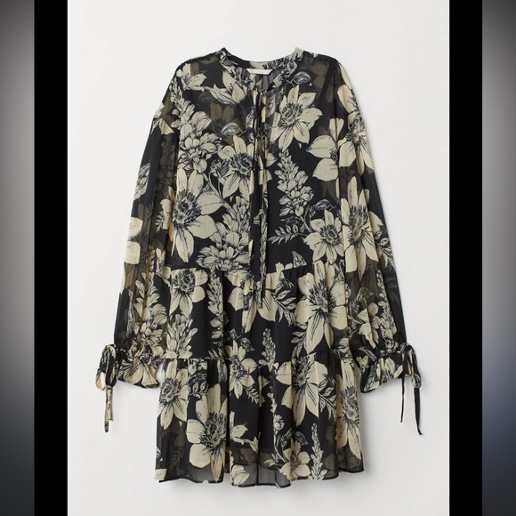 H&M Dresses & Skirts - Floral Black and White Women's Dress